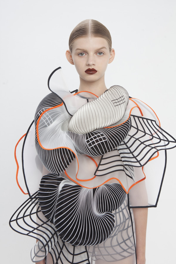 noa-raviv-graduate-collection8-600x900